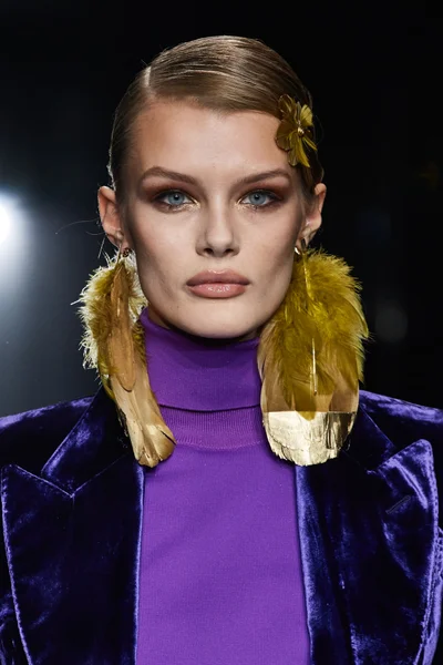 Look 76